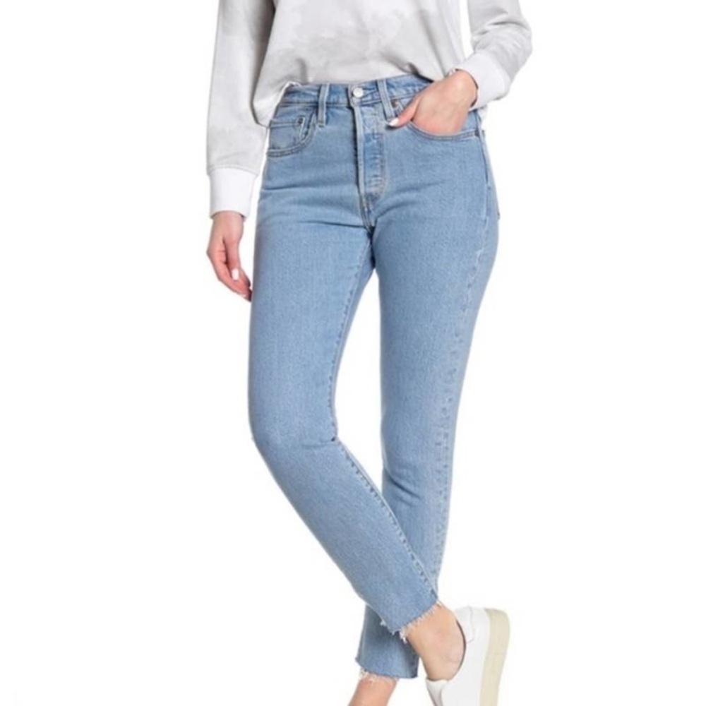 Levi's 501 Women's Skinny High Rise Button Fly Light Wash Jeans Size W 26 L 28